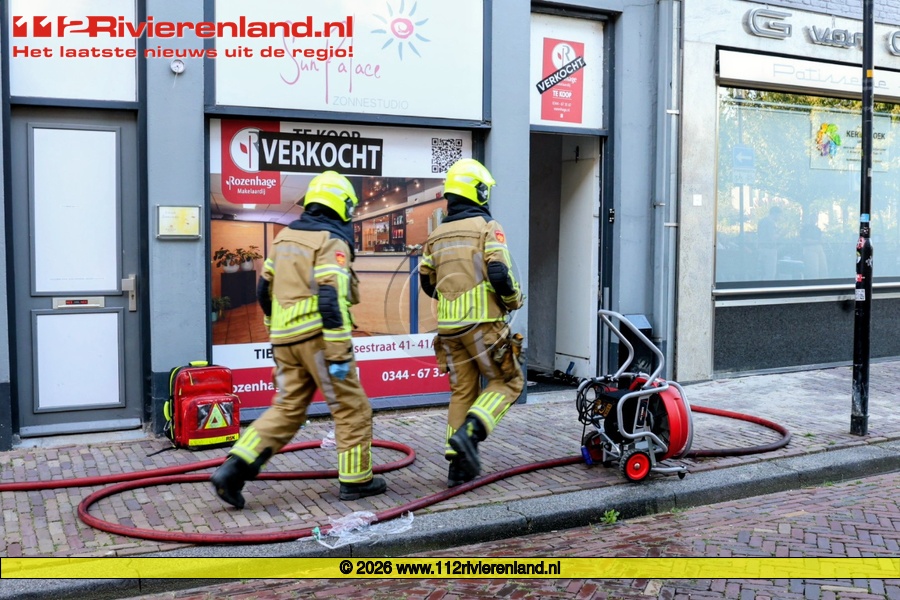 Brandweer breekt deur open na brandgerucht