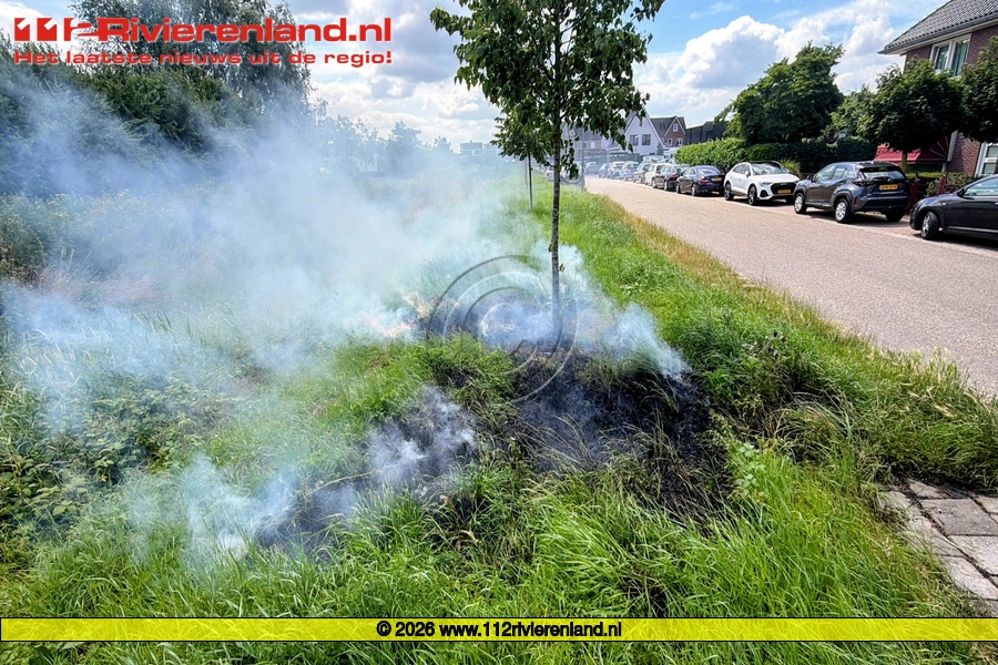 Bermbrandjes ontstaan tijdens onkruid branden