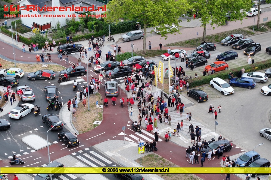 Marokkaanse fans vieren feest op rotonde