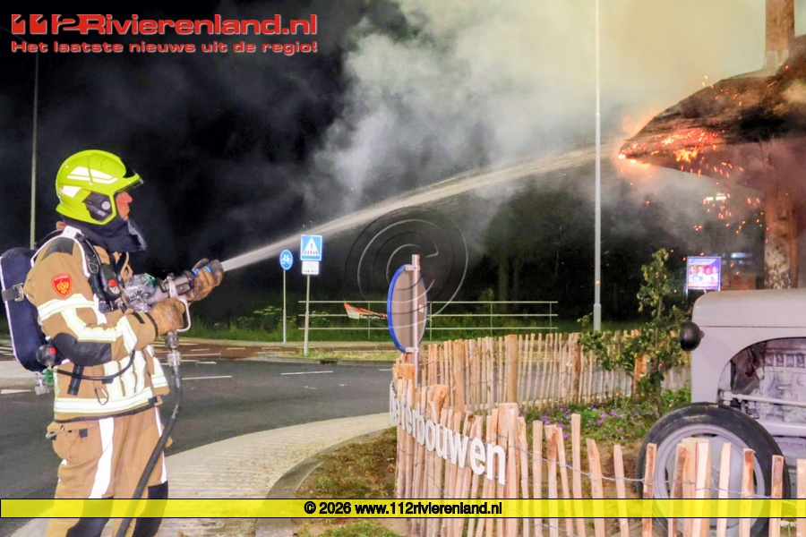 Kunstobject in brand gezet op rotonde
