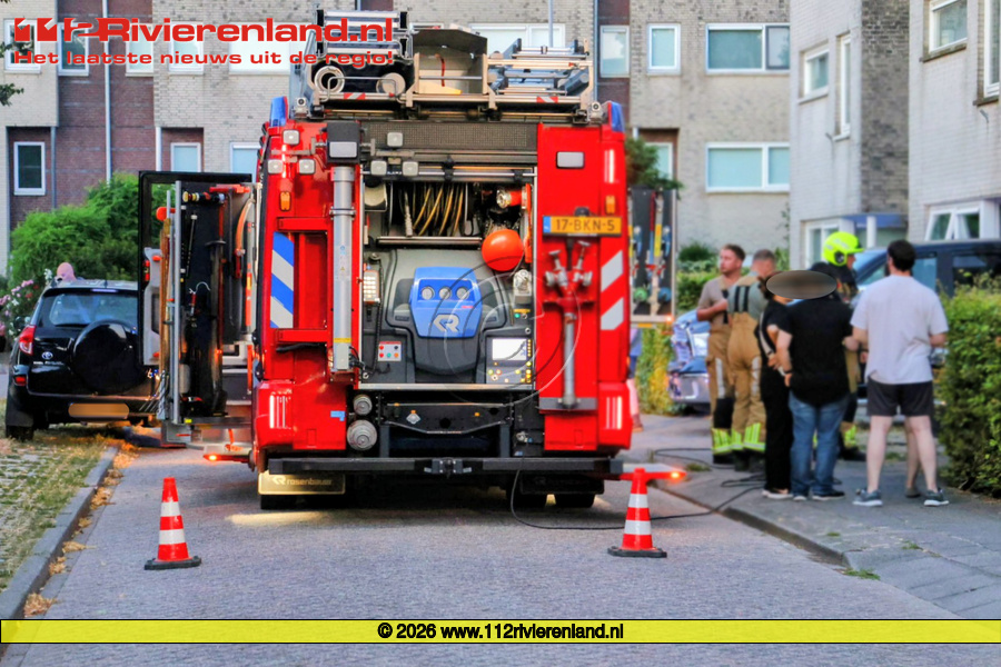 Keukenbrand in woning, vrouw gecontroleerd na rookinhalatie