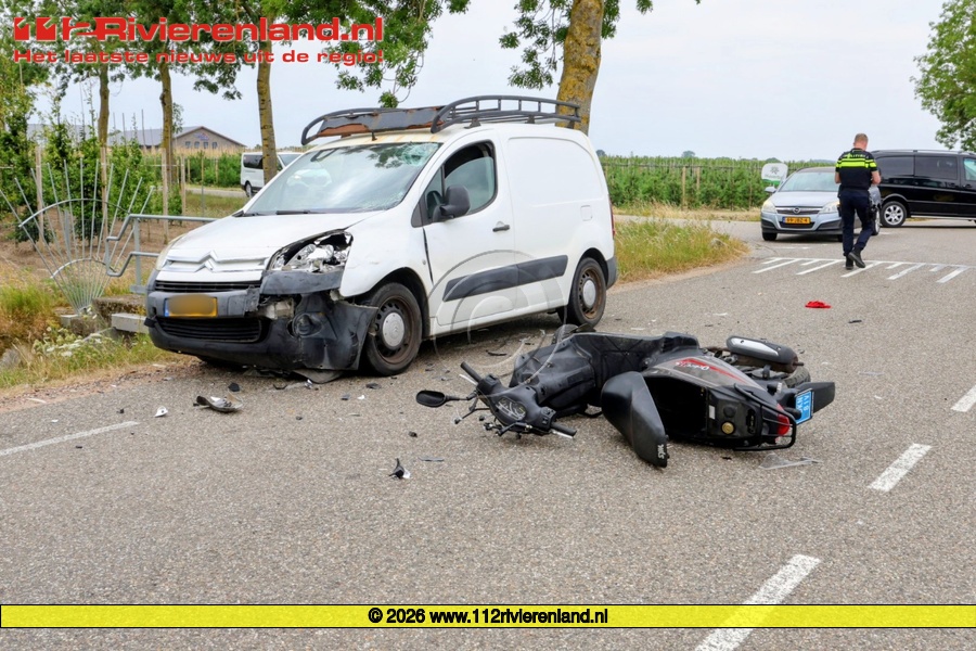Scooterrijder ernstig gewond bij aanrijding