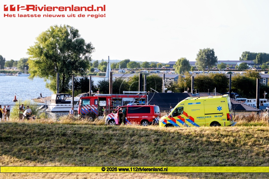 Persoon uit water gehaald bij jachthaven