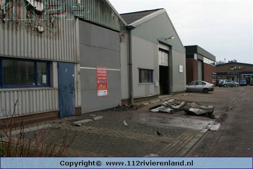 Loods door brand verwoest