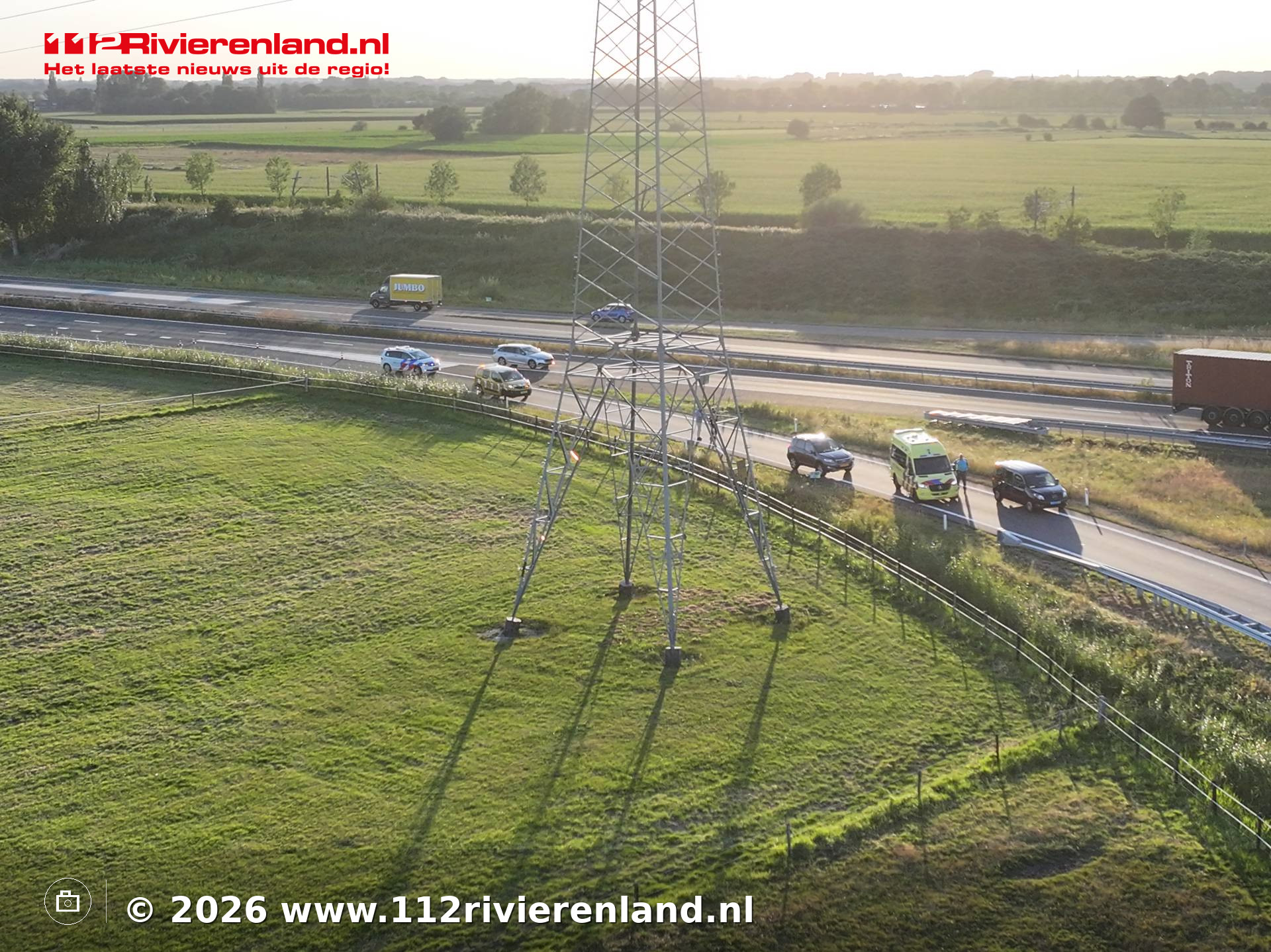 Kop-staartbotsing op afrit A15 bij Tiel-West