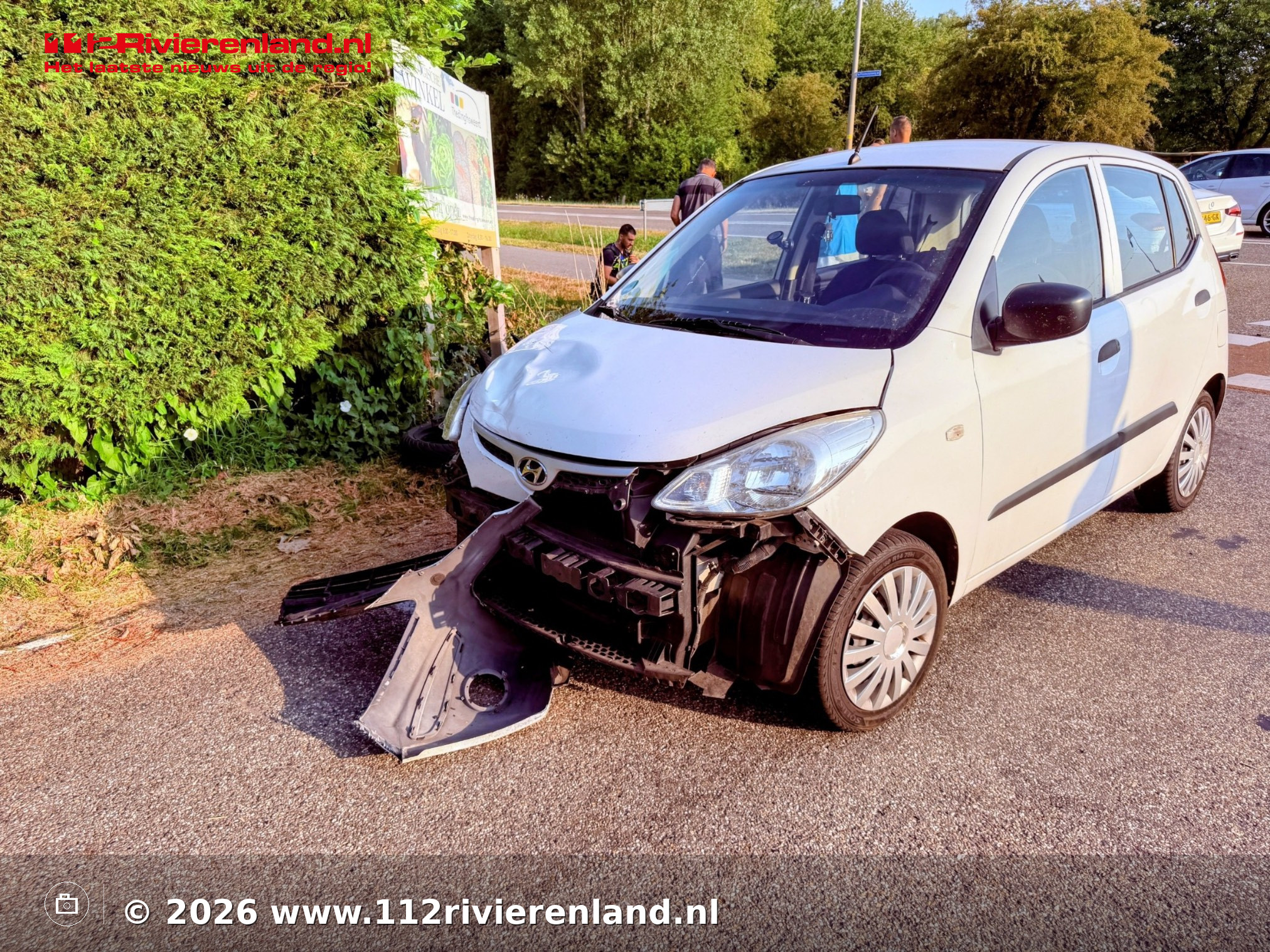 Crossmotor en auto botsen op Provincialeweg