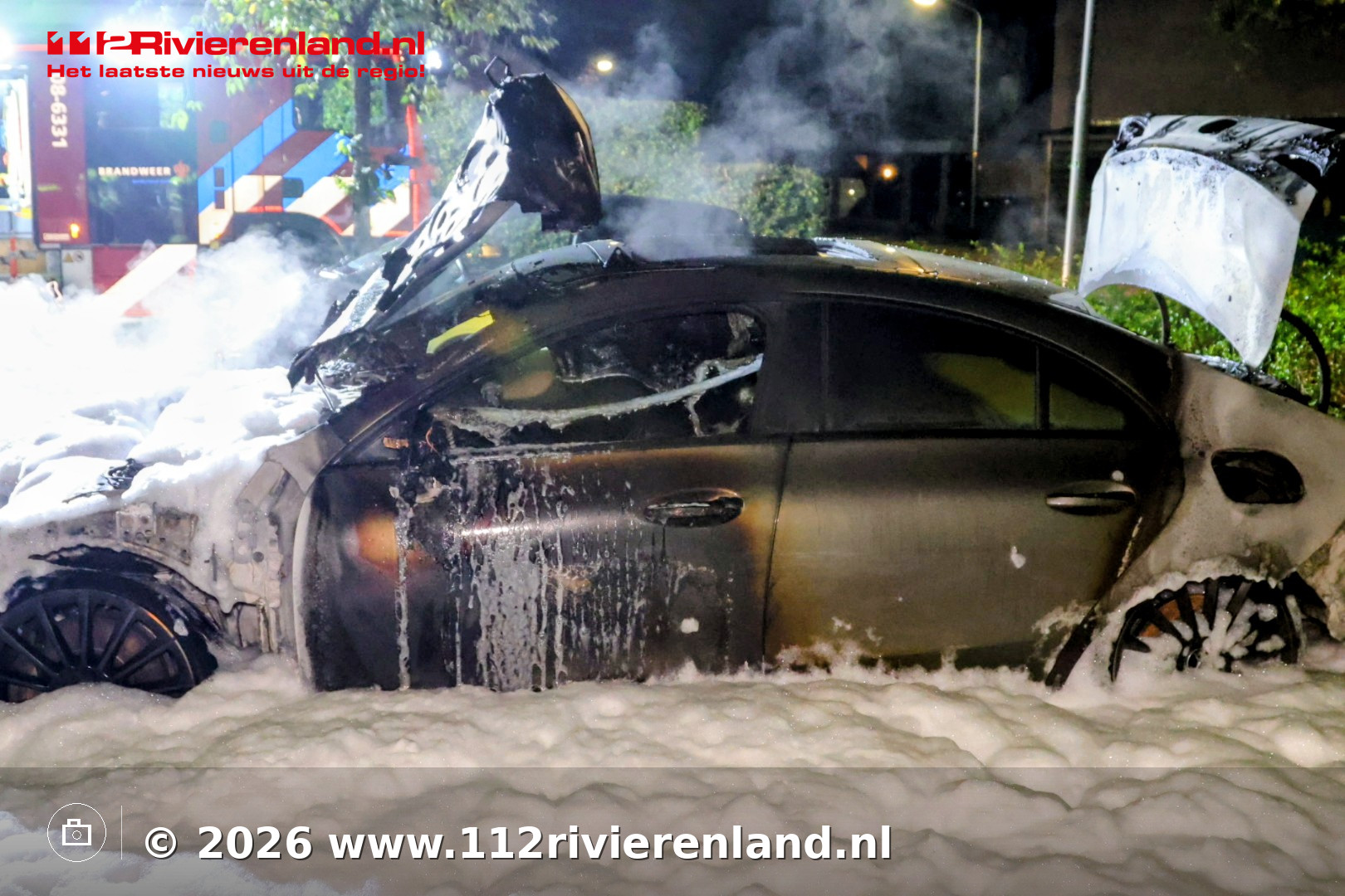 Auto volledig uitgebrand aan Drostlaan