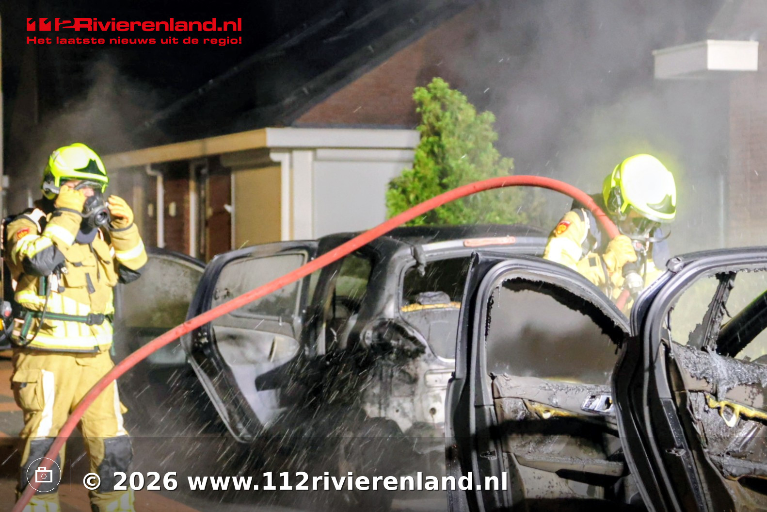 Twee auto's zwaar beschadigd door nachtelijke autobrand