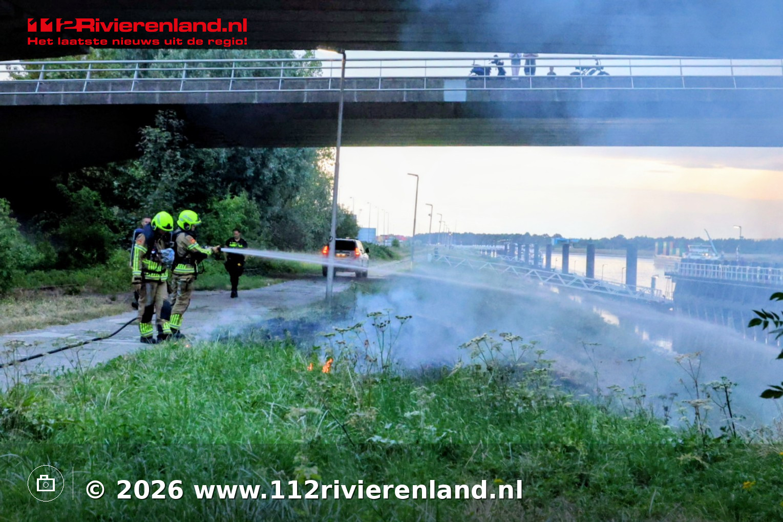 Flinke bermbrand langs Amsterdam-Rijnkanaal