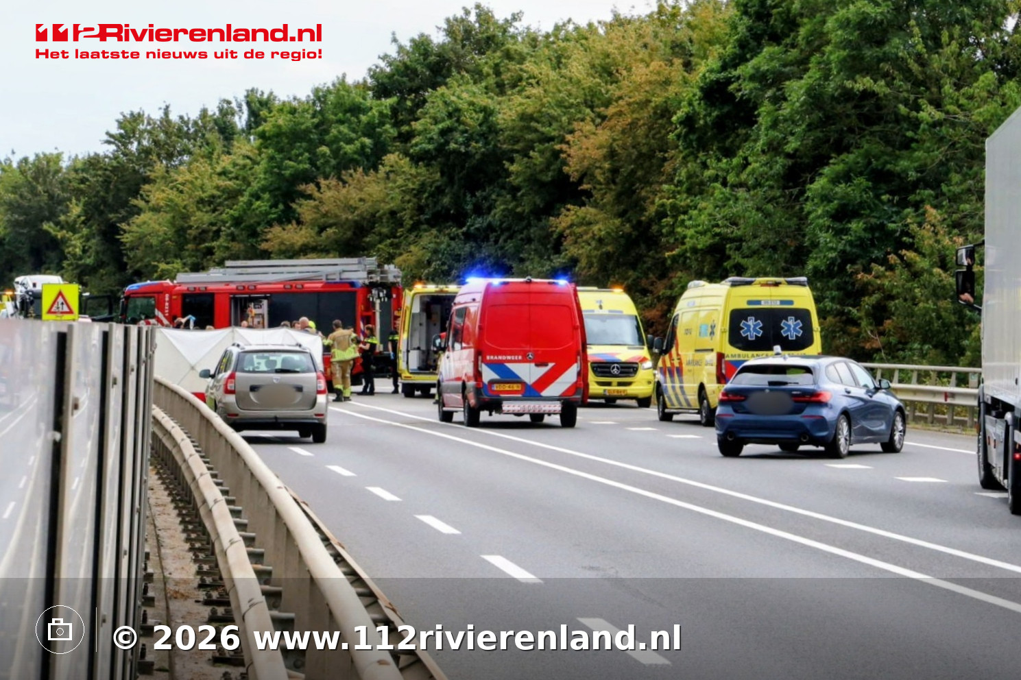 Bestuurder onwel op N233 en met spoed naar ziekenhuis