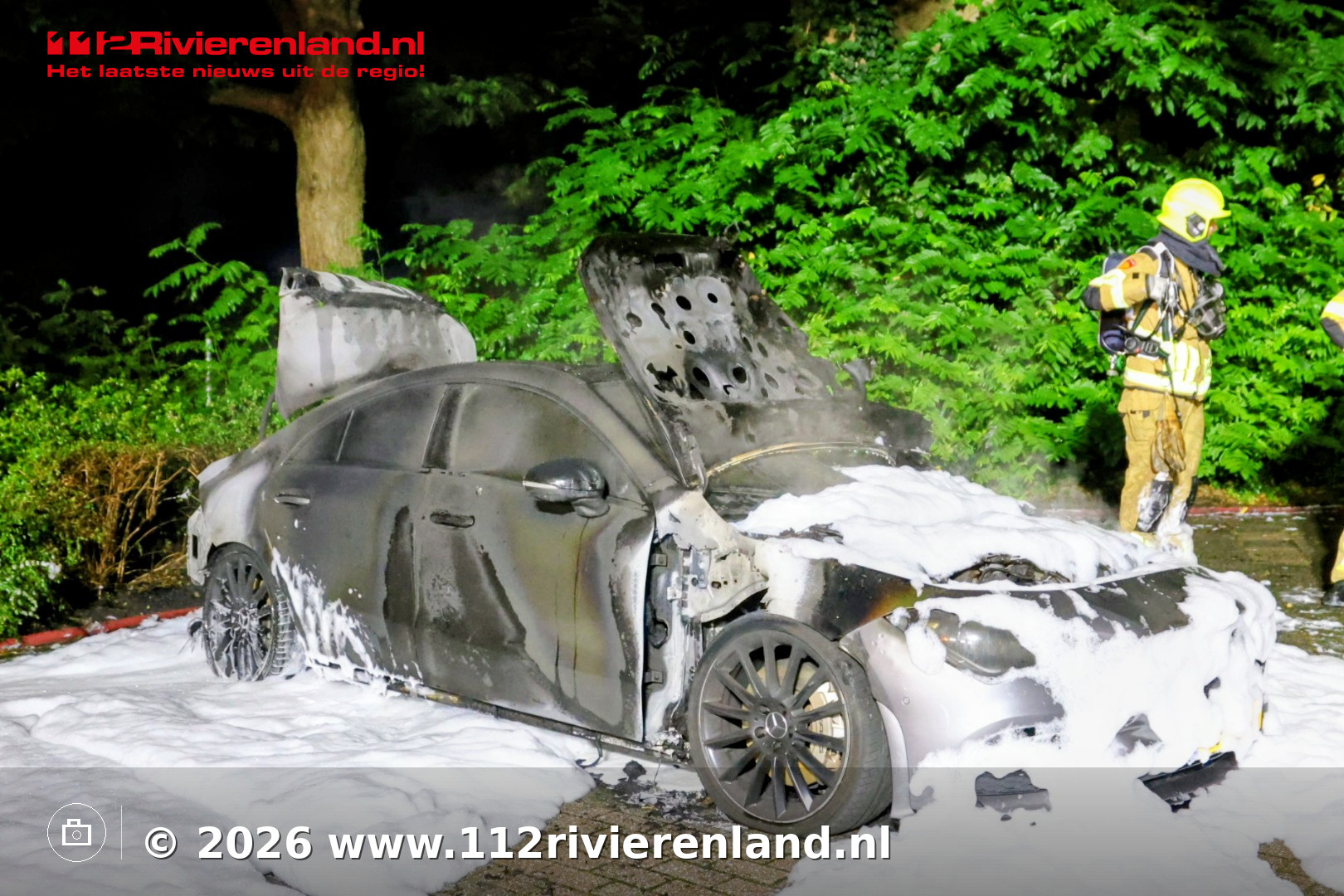 Auto volledig uitgebrand aan Drostlaan