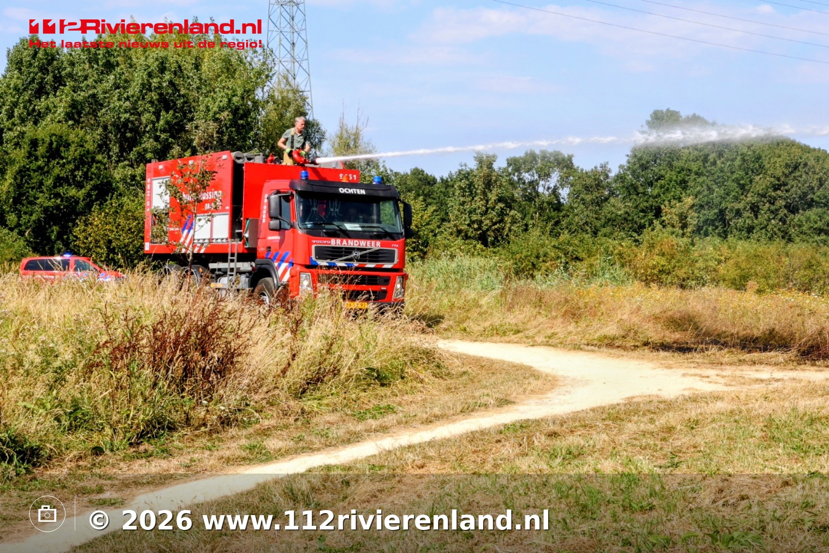 Grote bermbrand in park aan Latensteinse Rondweg