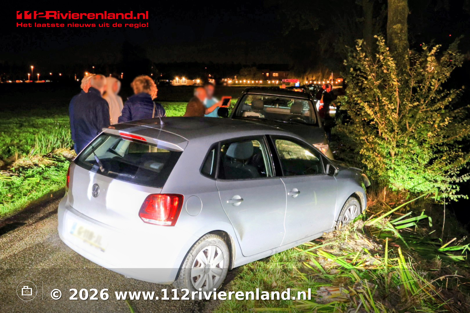 Twee auto's botsen op smalle Hoevenseweg