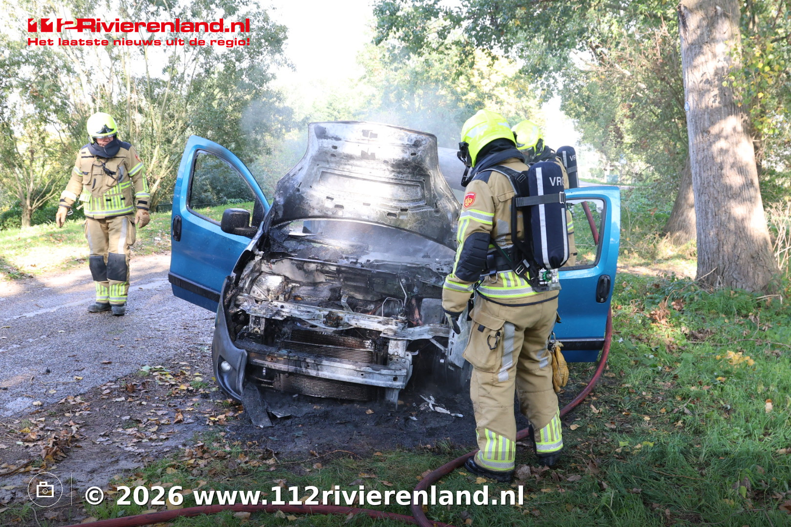 Personenauto volledig uitgebrand aan Polderdijk